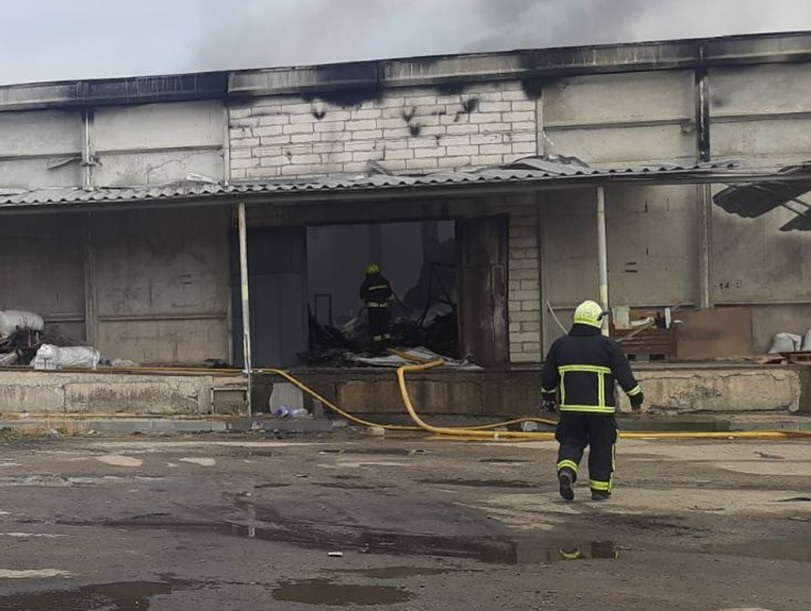 Удар шахедами по транспортной компании Деливери