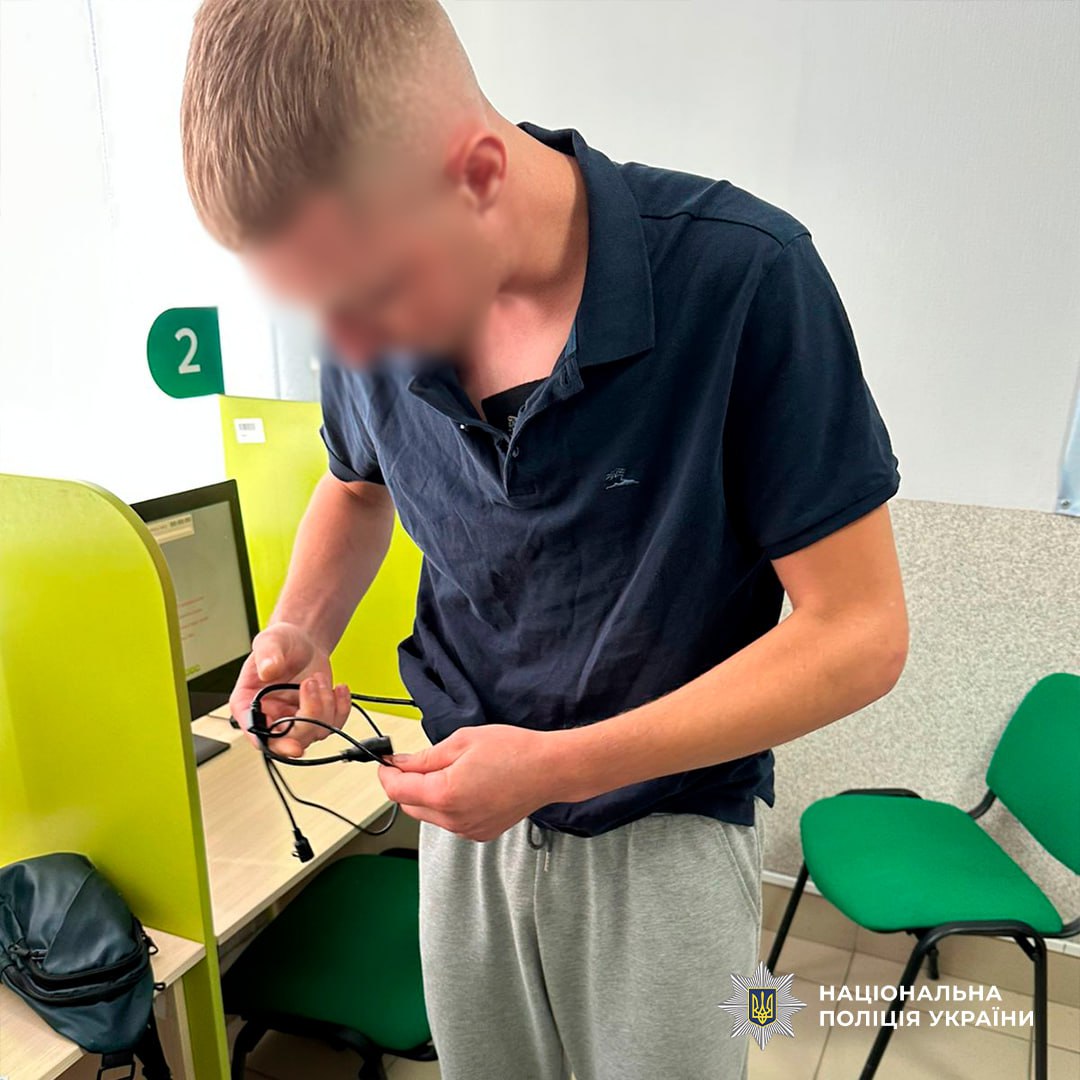 Нацполіція знешкодила шахрайську схему складання водійських іспитів із прихованими камерами