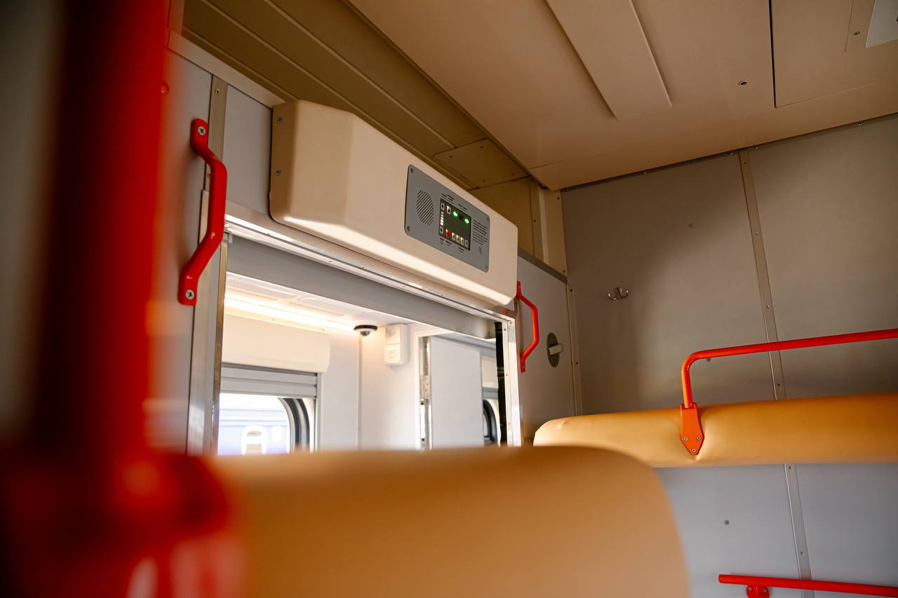 перший безбар’єрний вагон