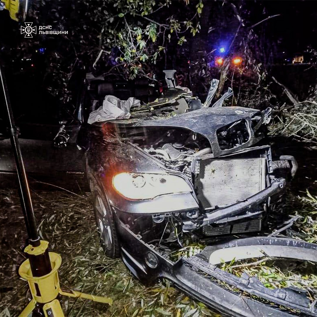 На Львівщині 26 жовтня перекинувся BMW