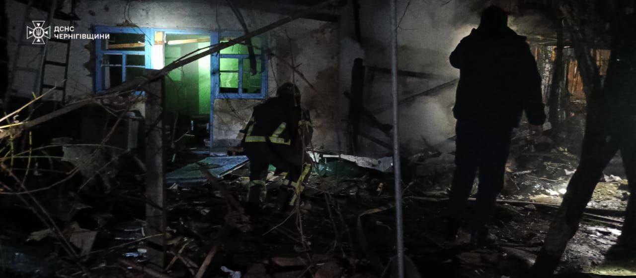 Россияне попали дронами по городу на Черниговщине: есть повреждения и пострадавшие