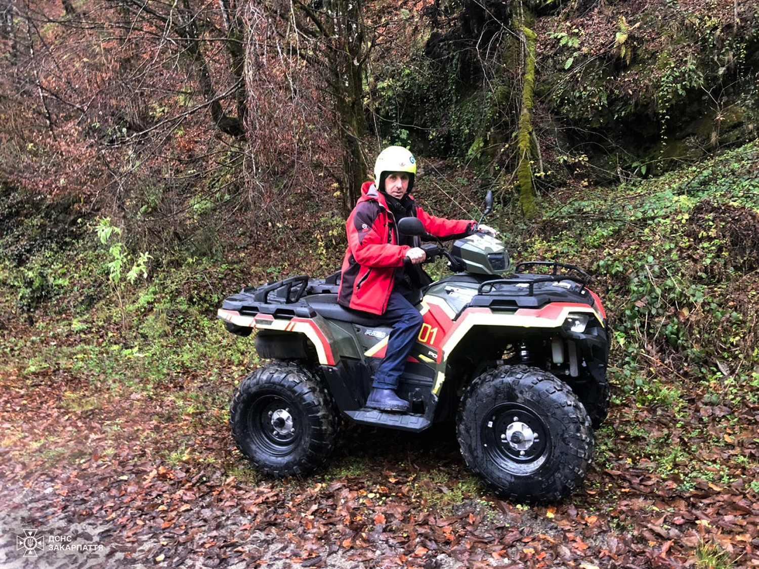На Закарпатті врятували чоловіка, який чотири дні блукав у горах