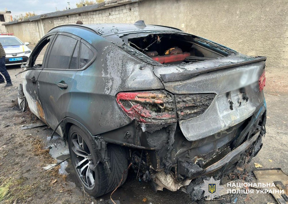 У Києві поліцейські затримали юнака за підпал автівок