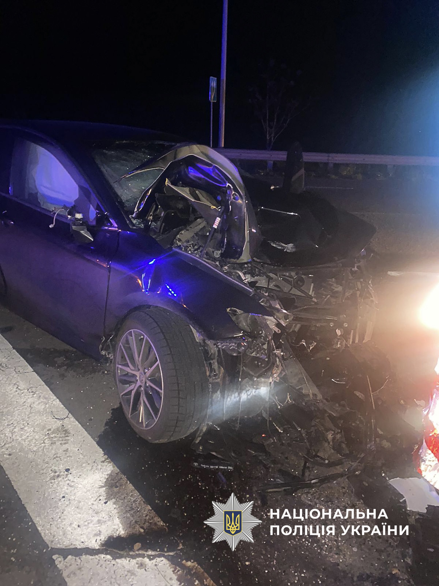 На Одещині автомобіль Toyota Camry влетів у відбійник: загинув водій