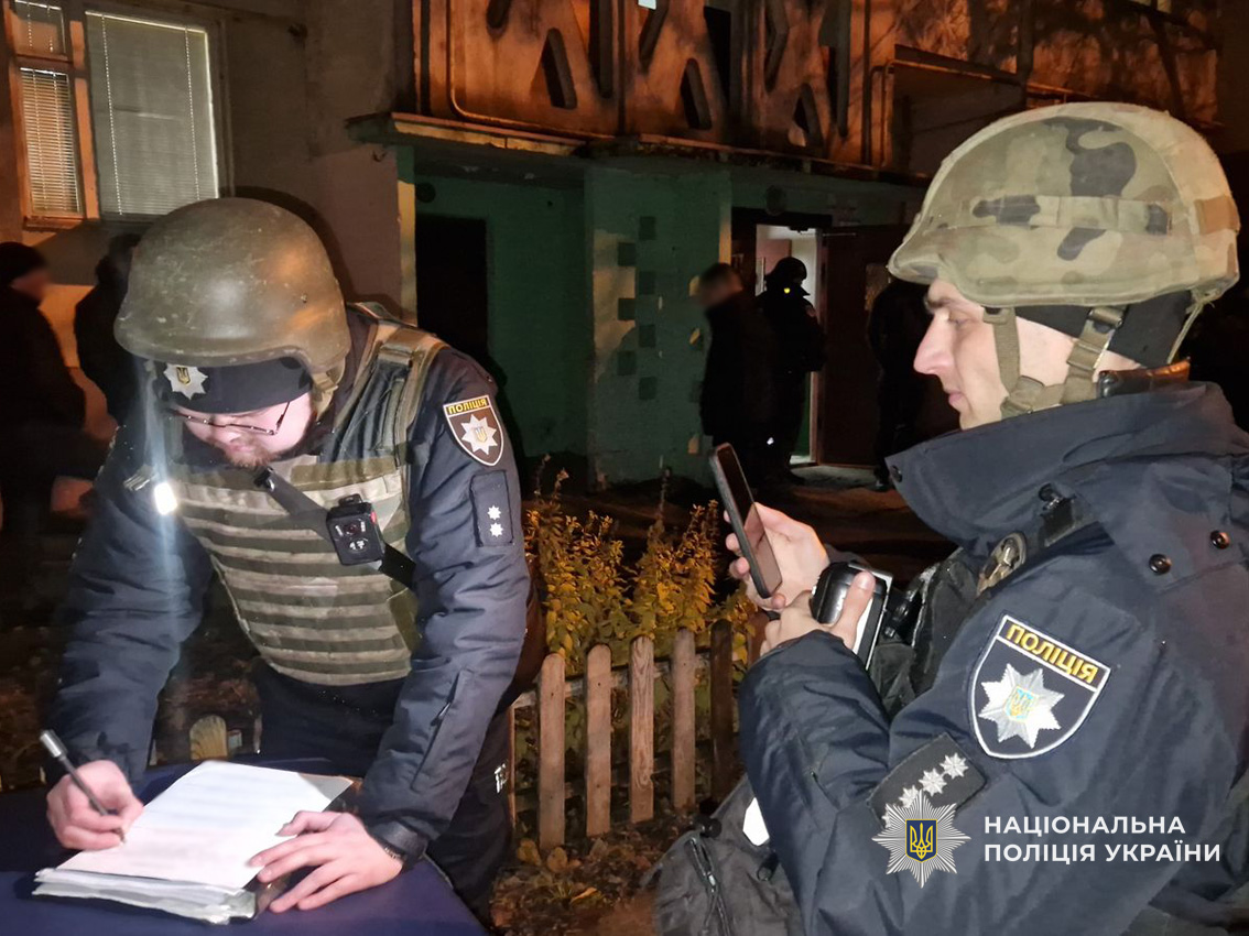 У Чернігові затримали фігуранта, який стріляв на вулиці