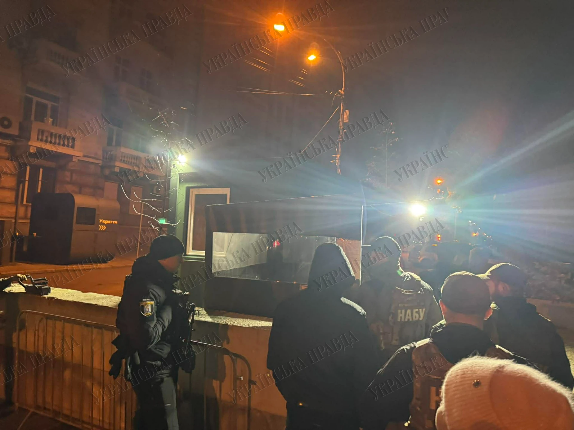 НАБУ и САП проводят обыски у главы ОП Ермака