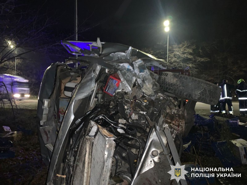 На Вінниччині мікроавтобус зіткнувся із легковиком: загинула жінка