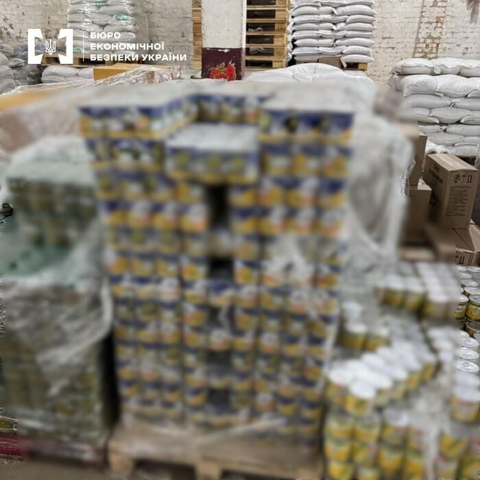 На Київщині викрили масштабне підпільне виробництво фальсифікованих продуктів