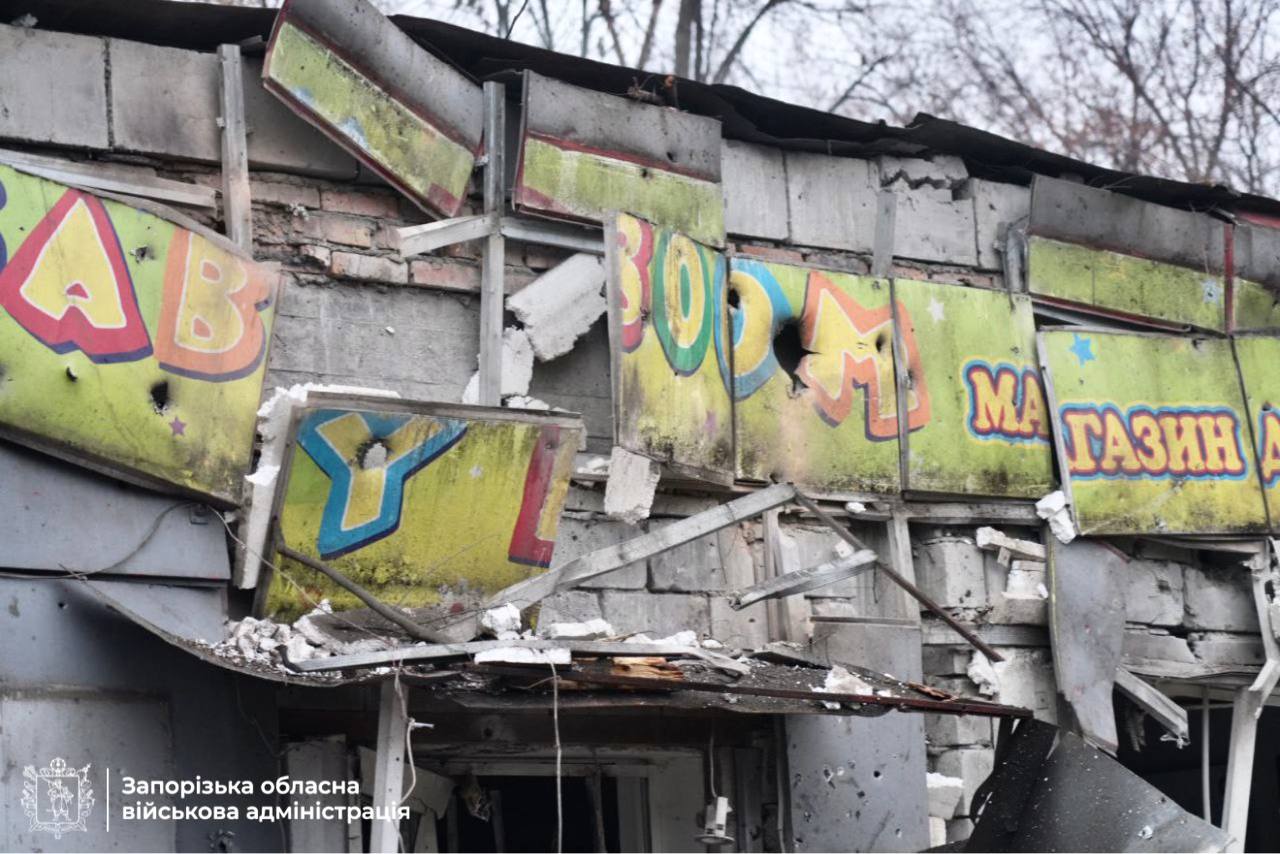 Ликвидация последствий ночного удара ФАБом по Запорожью: что известно