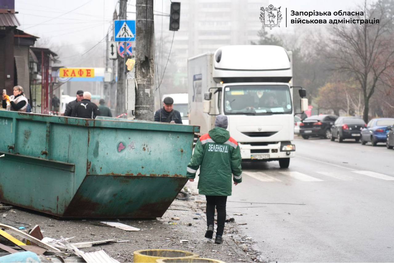 Ликвидация последствий авиаудара по Запорожью