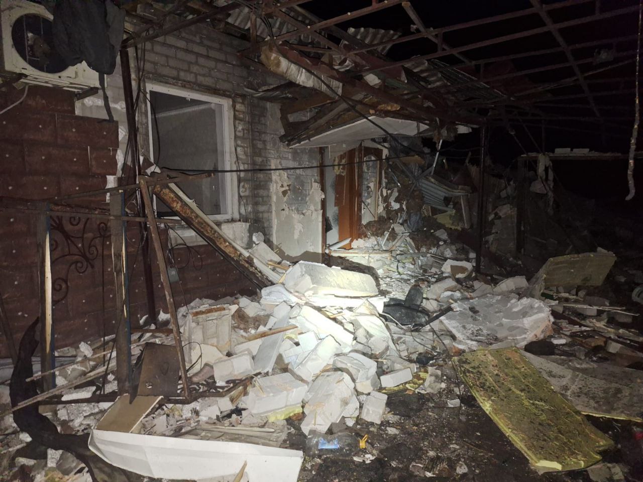 Ночные обстрелы Днепропетровщины: повреждена инфраструктура, ранены