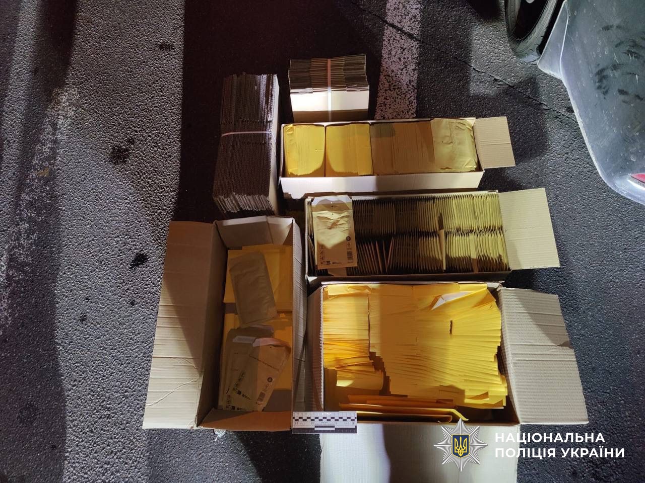 У Києві на Печерську поліція затримала таксиста-наркозбувача