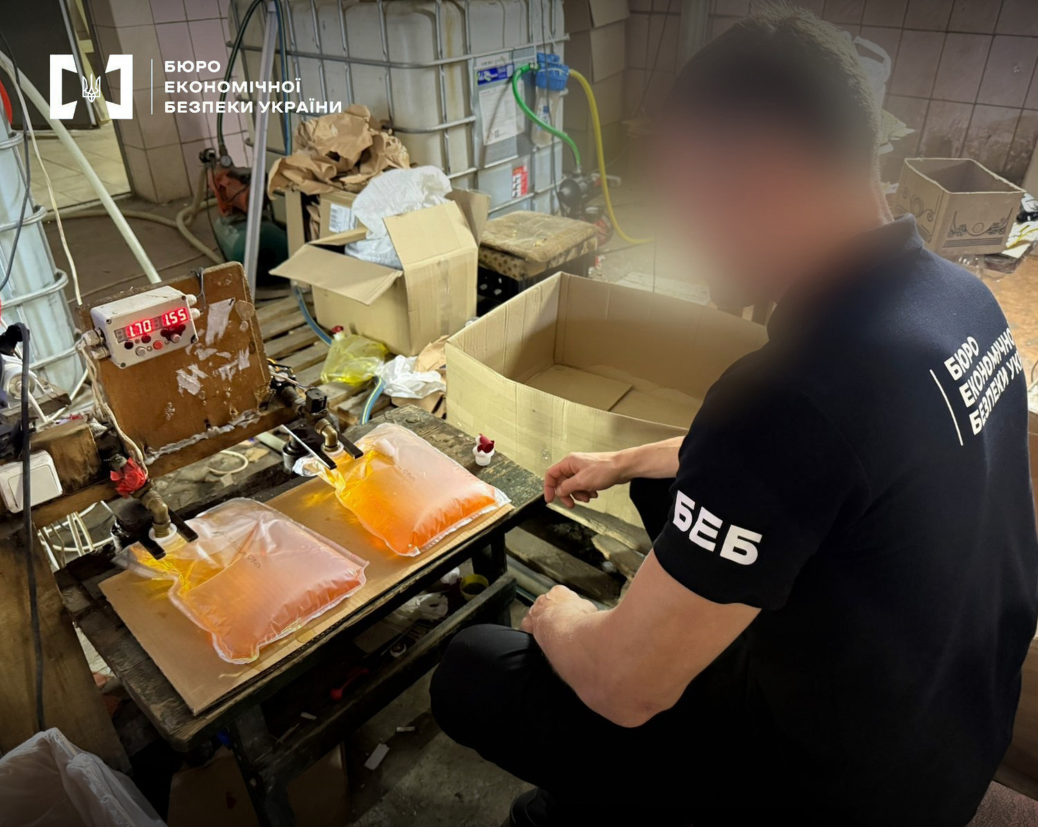 Суд виніс вирок організатору підпільного алкоцеху на Київщині