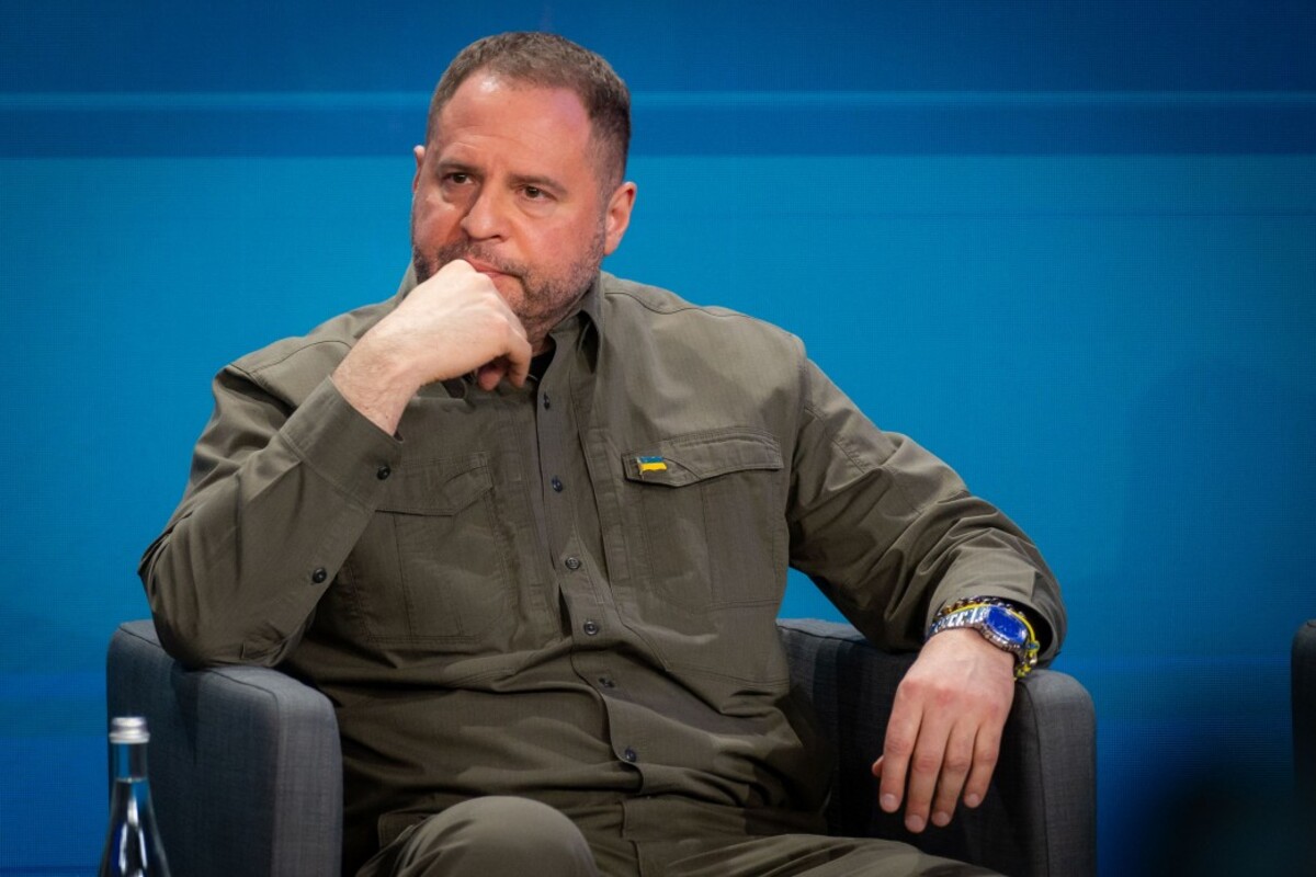 Відставка Єрмака