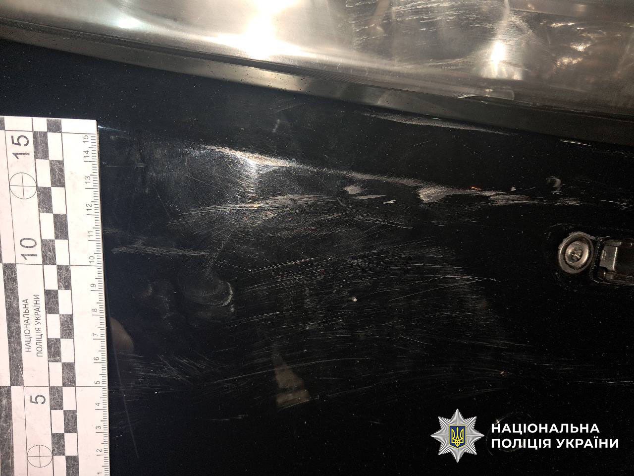 В Киеве на Оболони мужчина с ножом нападал на прохожих