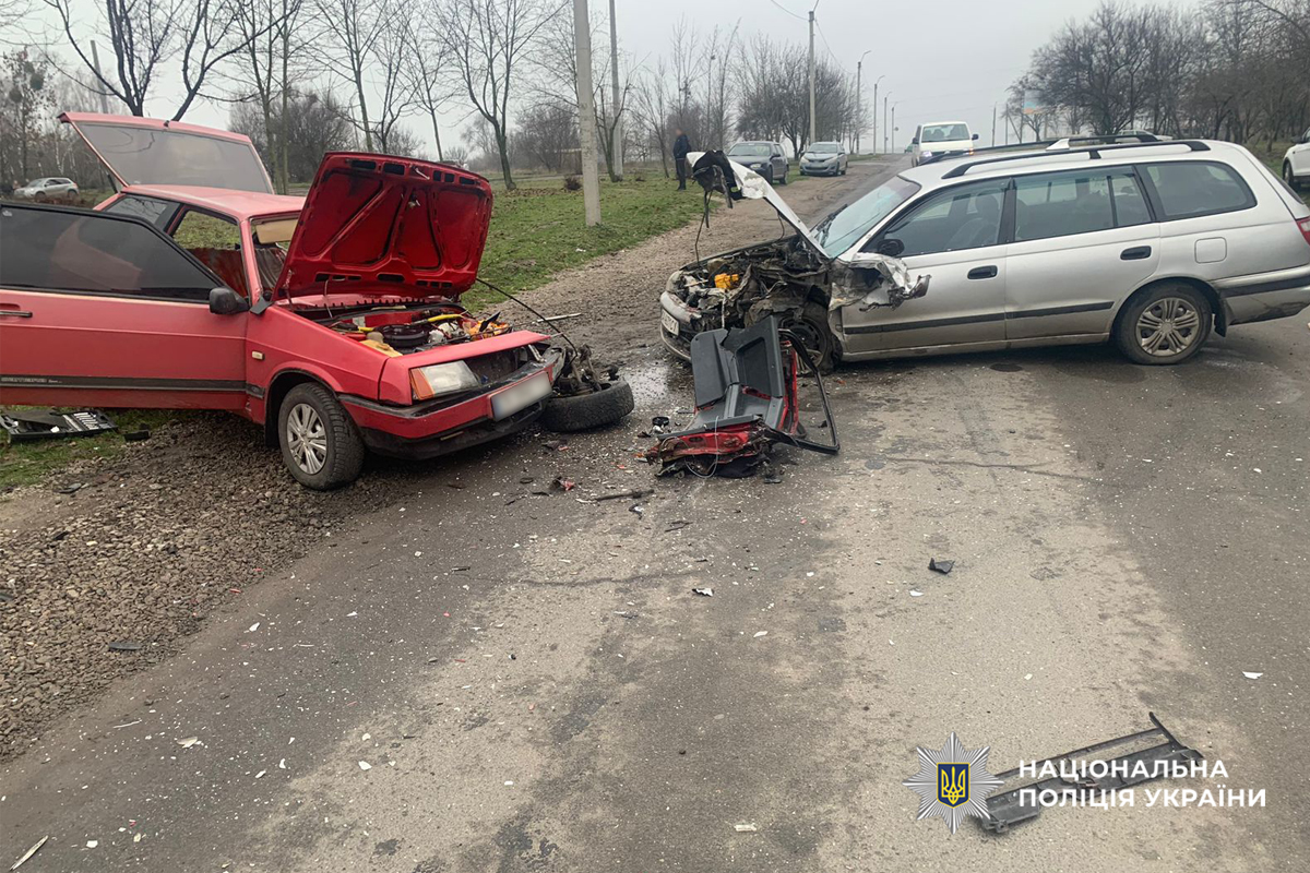 В Черкасской области произошло ДТП с участием трех авто: есть пострадавшие