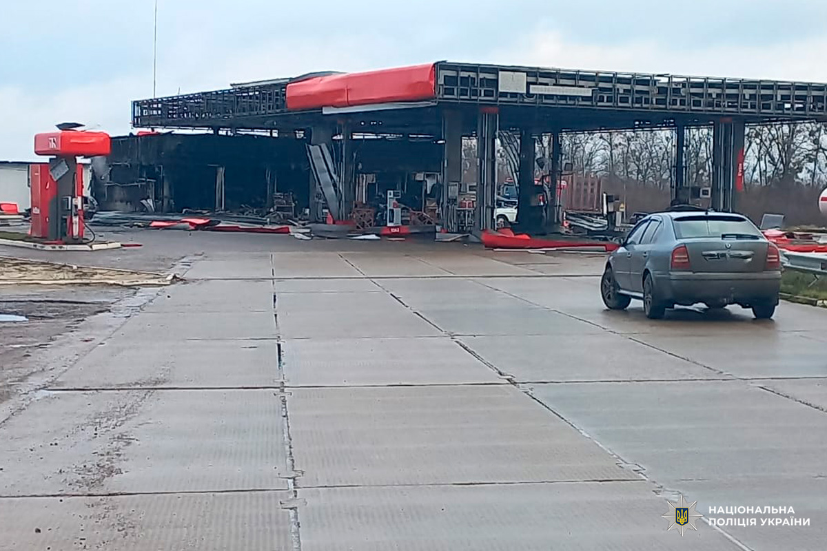 Удар росіян по АЗС на Харківщині: в поліції розповіли подробиці