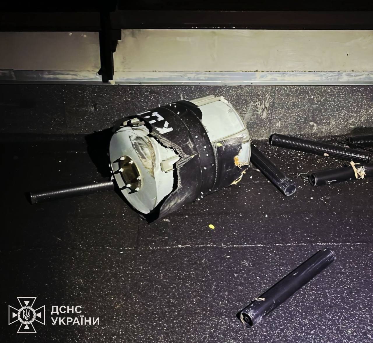 Спасатели провели операцию по разминированию многоэтажки в Вышгороде