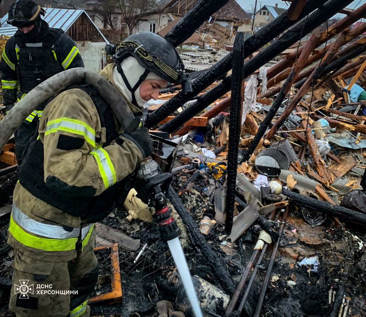 Россияне утром массированно обстреляли Чернобаевку: есть разрушения и ранены