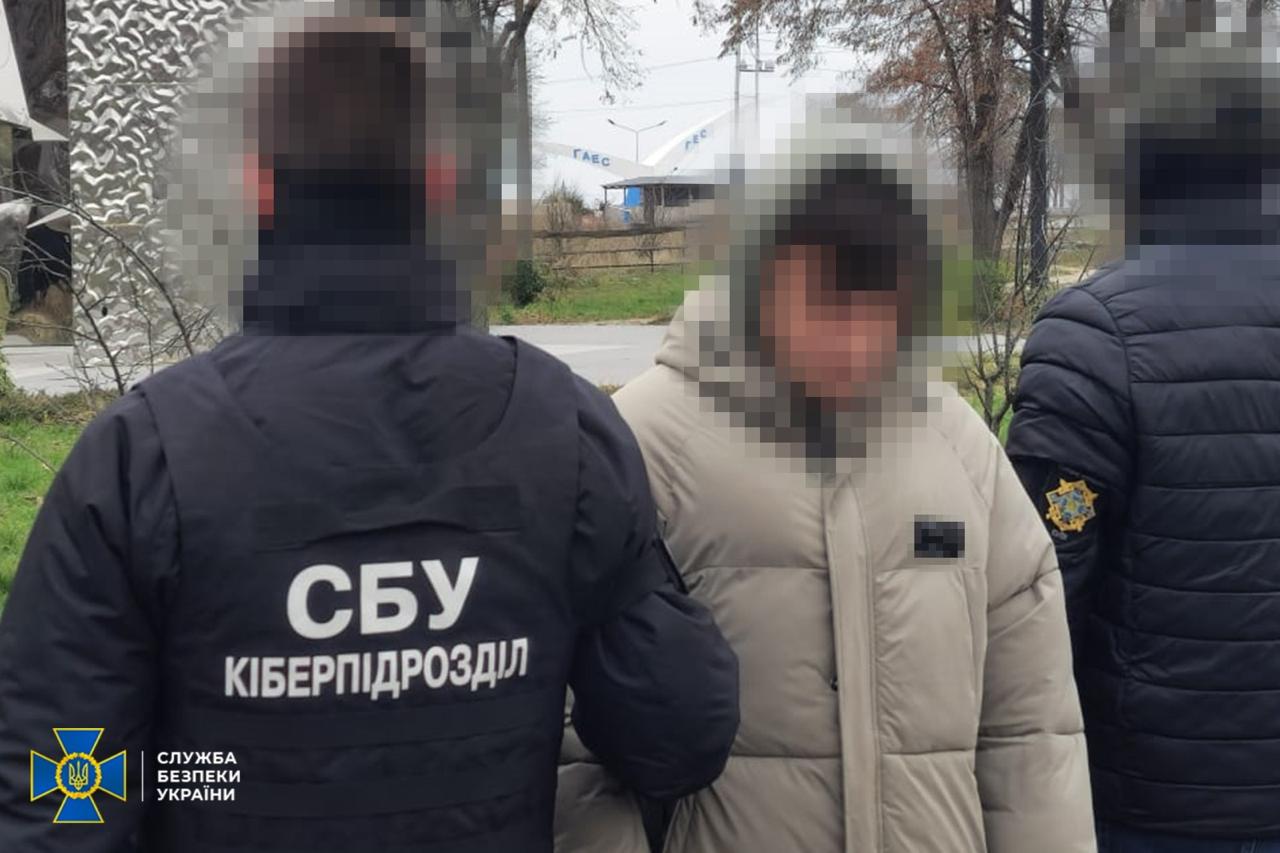 Двое молодых людей готовили обстрелы по тепловым и гидроэлектростанциям Киевщины