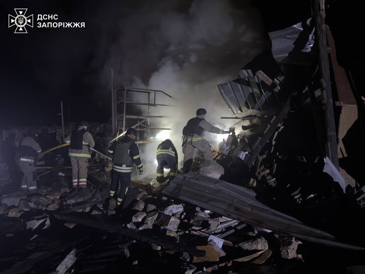 Ночные авиаудары по Запорожью: в ГСЧС показали последствия