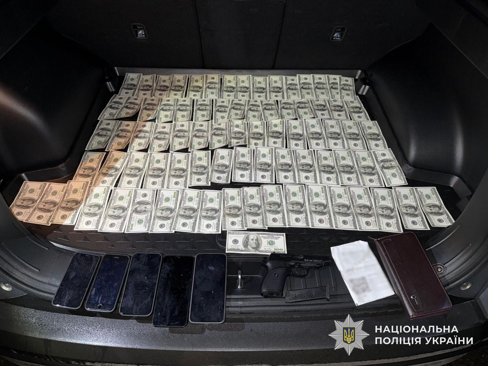 До Румунії за 8000 доларів: на Закарпатті затримали двох переправників