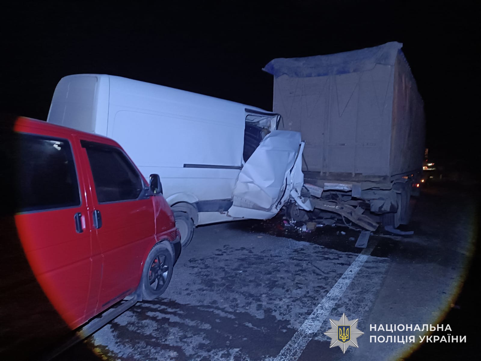 На Львовщине легковушка врезалась в грузовик