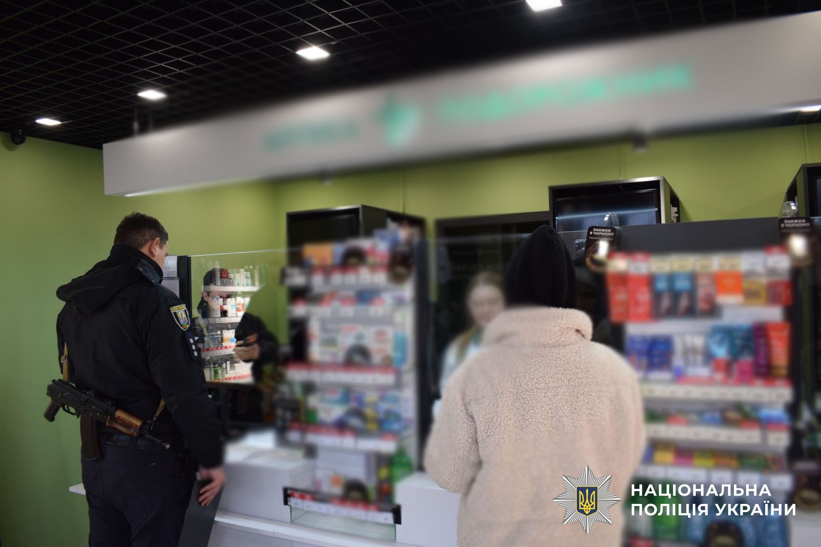 У Києві судитимуть чоловіка, який пограбував аптеку в Подільському районі