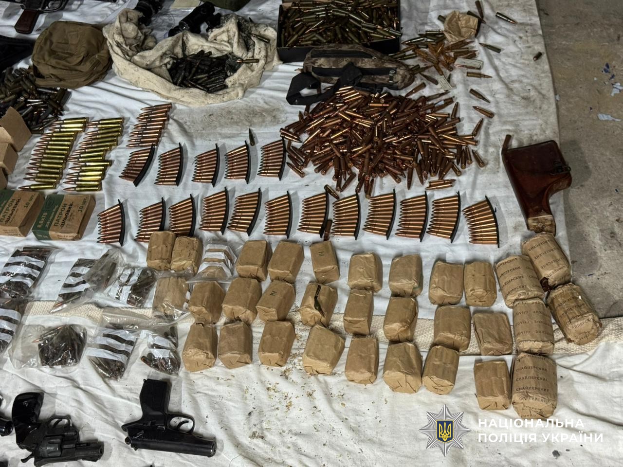 Масштабный канал нелегального сбыта оружия