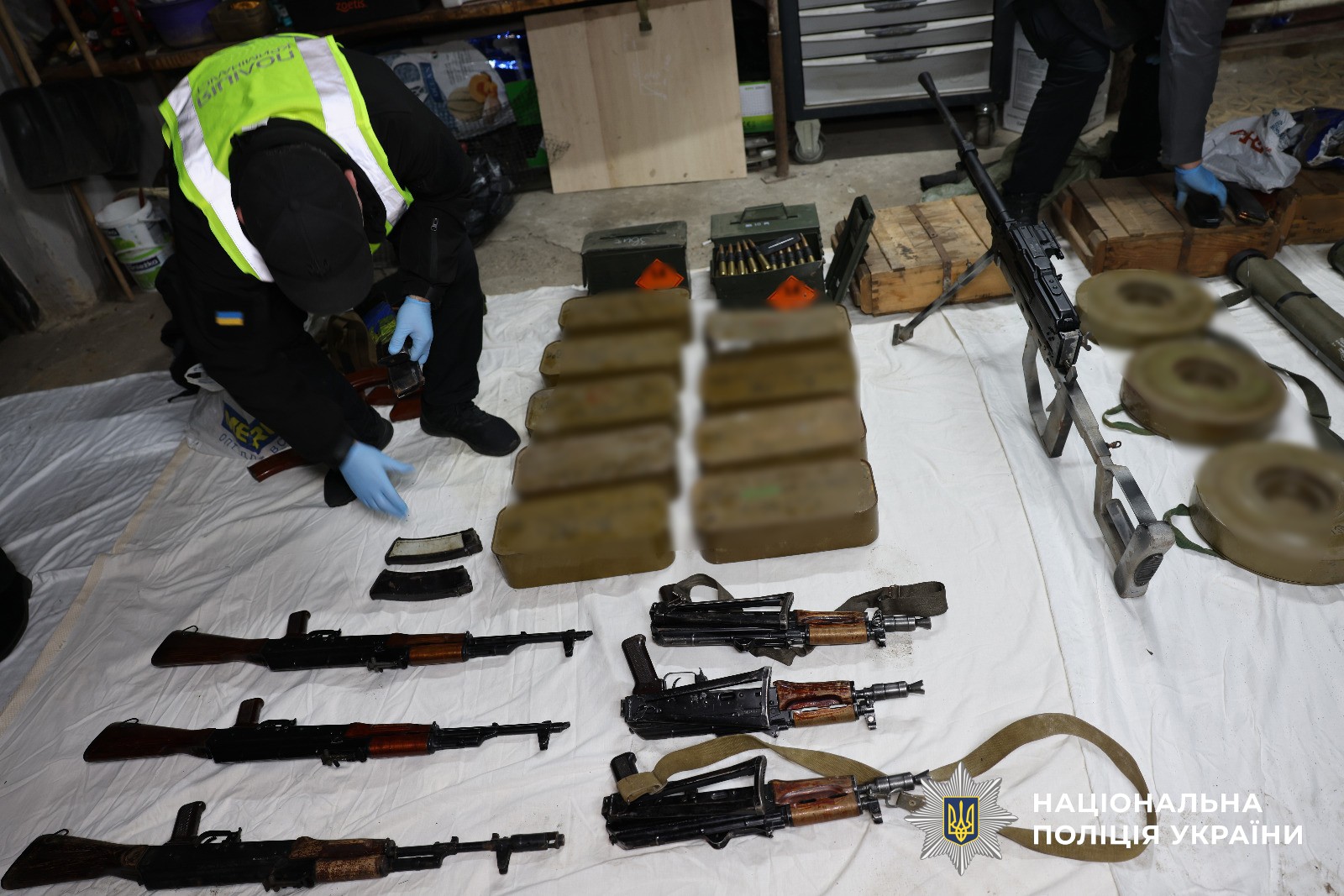 Масштабный канал нелегального сбыта оружия ликвидирован в Украине
