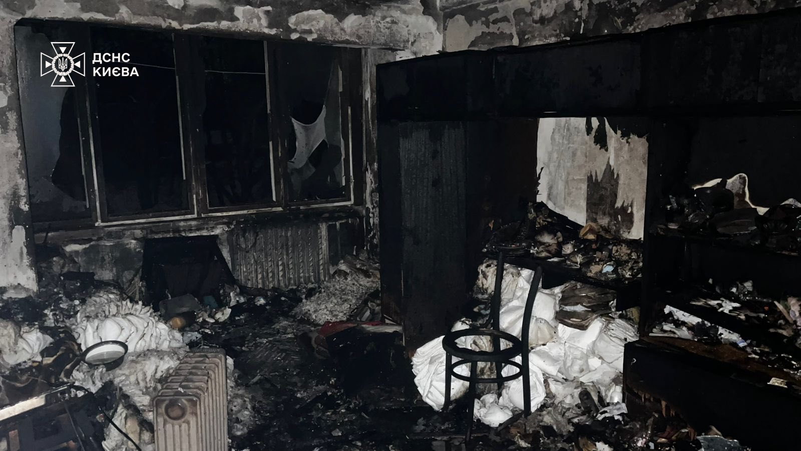 В Киеве ночью тушили пожар в девятиэтажке: погиб человек