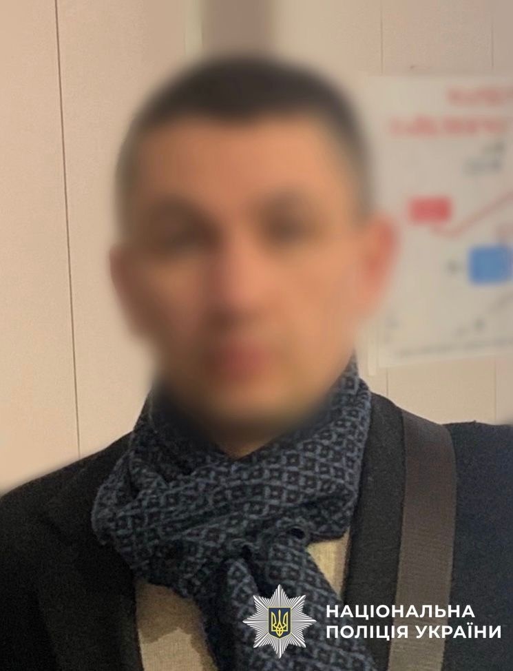 Киянина покарають за прогулянку магазином із муляжем автомата