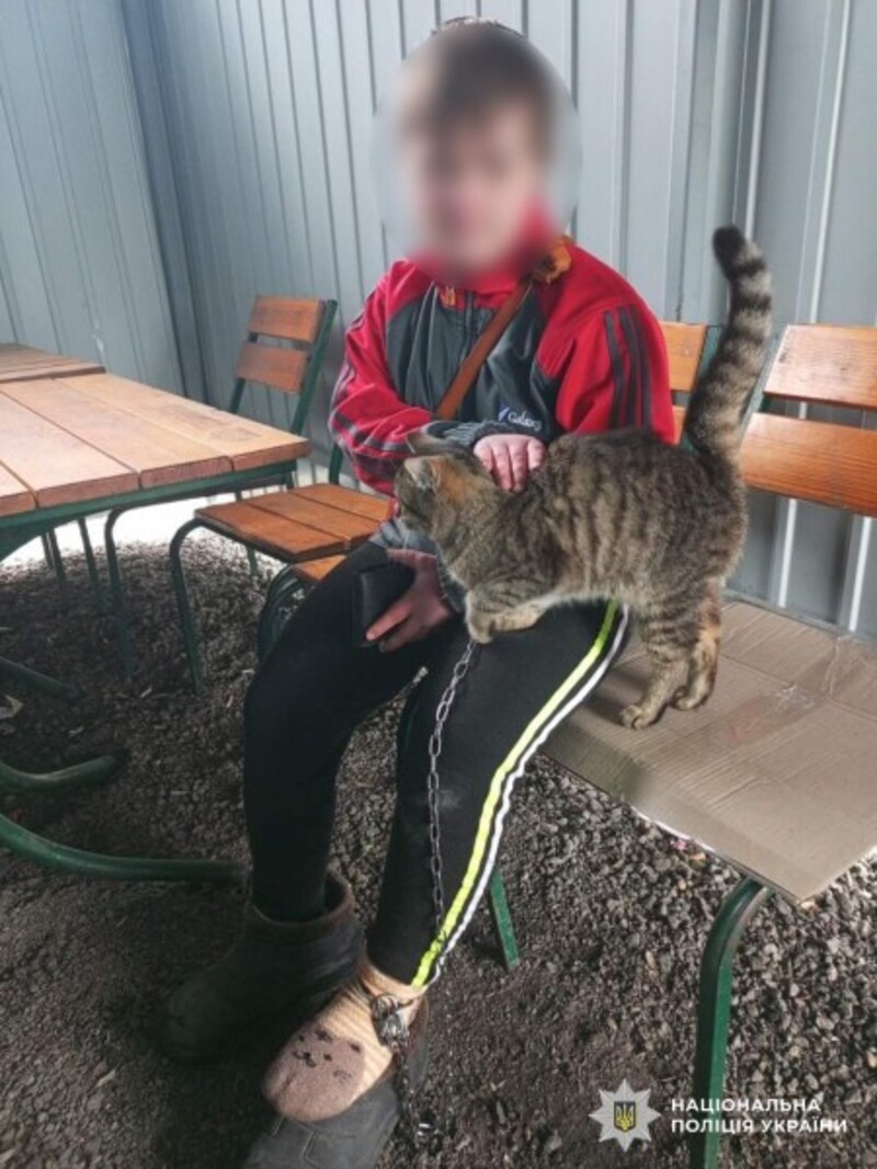 Приковувала дівчину ланцюгами до ліжка: на Кіровоградщині працівниці дитбудинку оголосили підозру