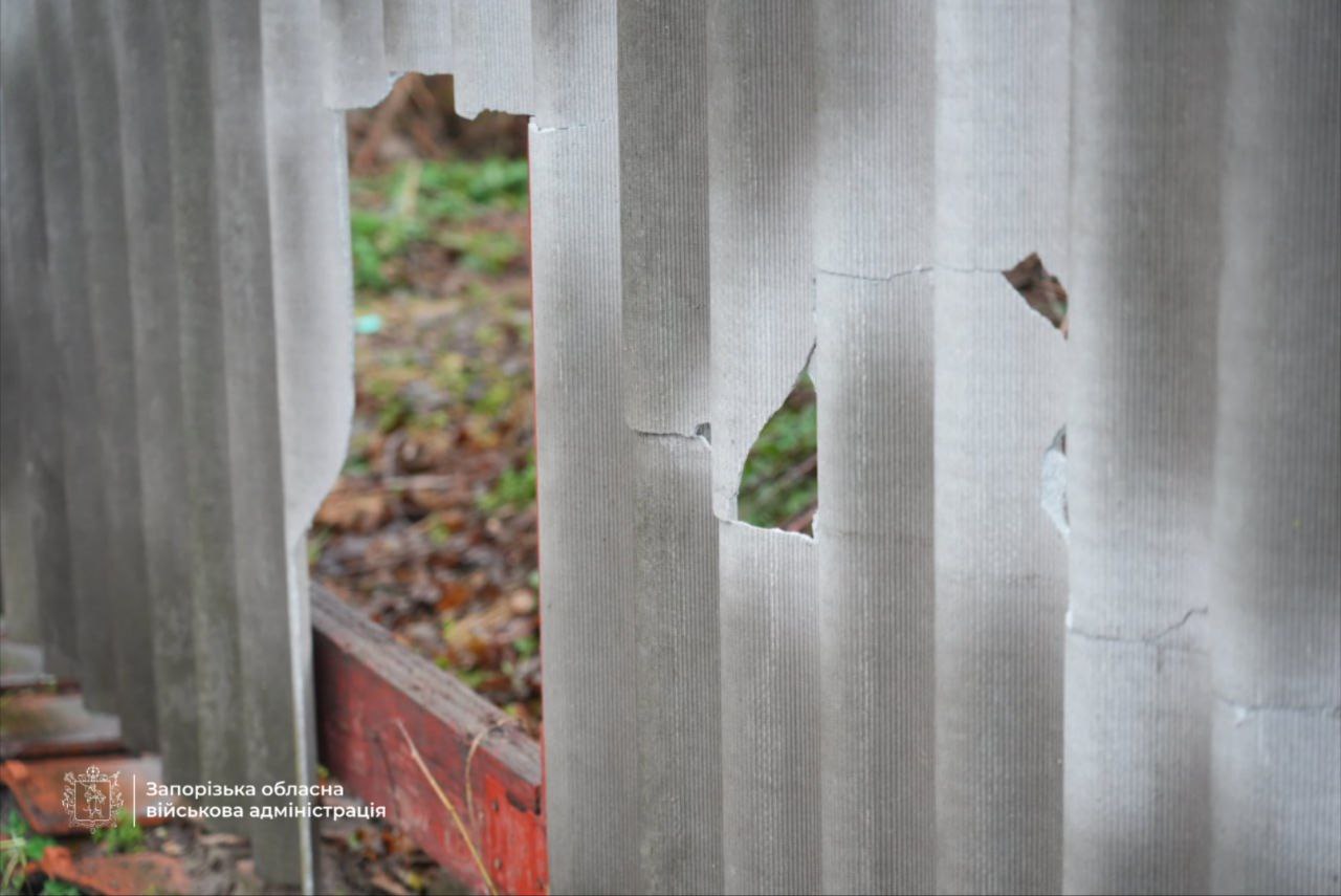 В Запорожье вражеский дрон ударил по домам