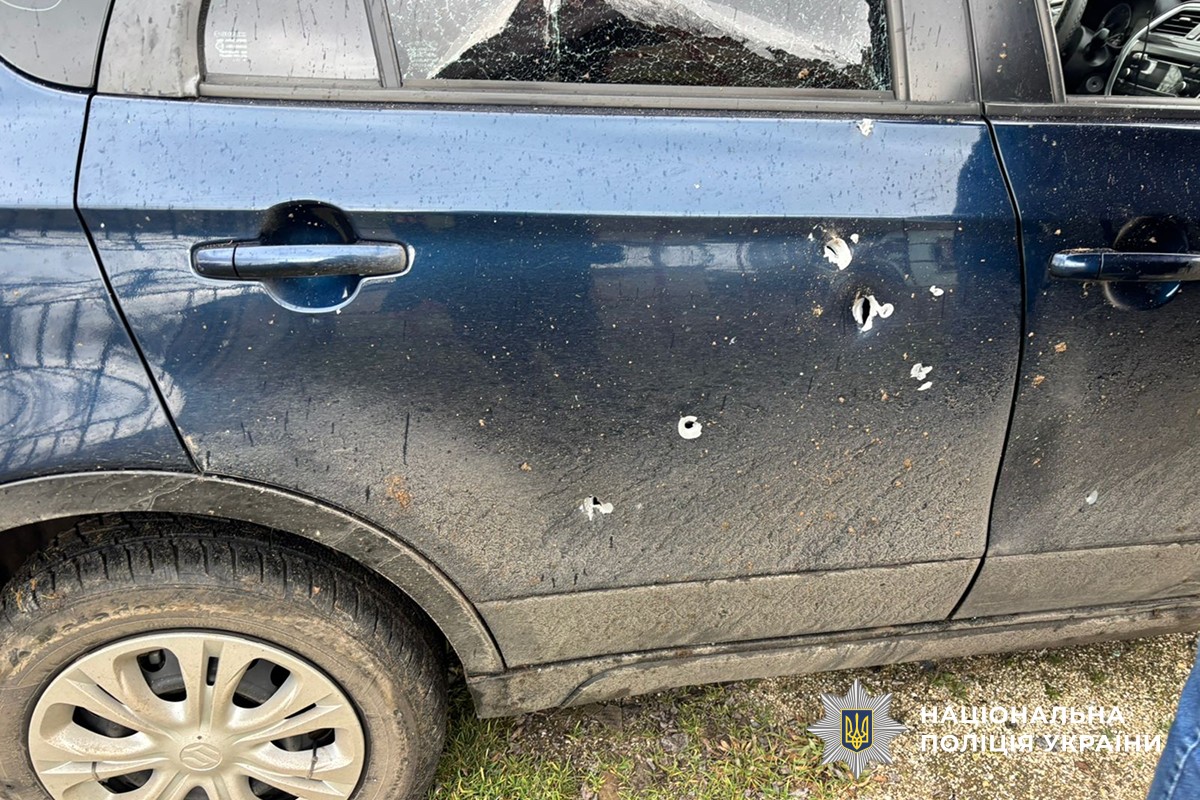 На Миколаївщині ворожий дрон влучив в авто під час руху