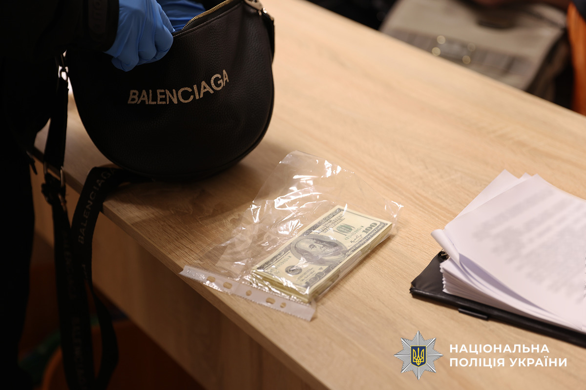 В Николаеве родители пытались продать новорожденного за 10 тысяч долларов