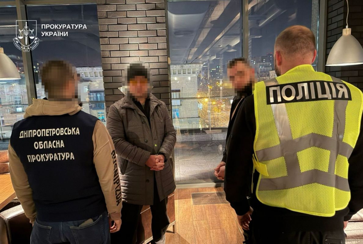 У Дніпрі затримали двох рекетирів за вимагання $35 тисяч неіснуючого боргу