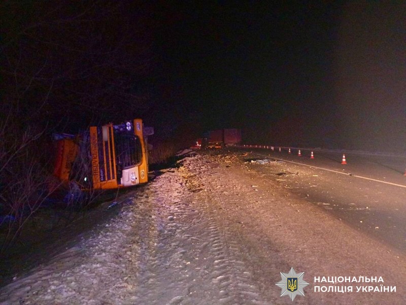 Смертельна ДТП: на Вінниччині зіткнулися дві вантажівки 