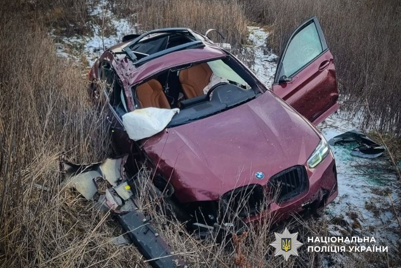 На Полтавщині автівка вилетіла з траси в кювет: загинула пасажирка