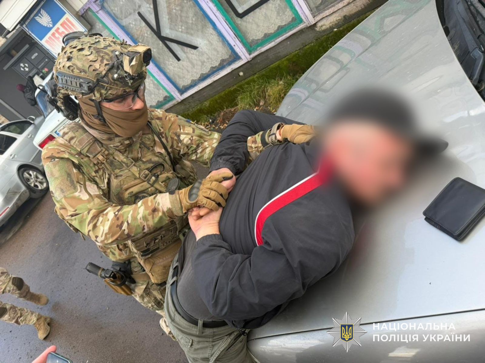 На Закарпатье задержали переправщика, который отправлял мужчин за границу на надувной лодке