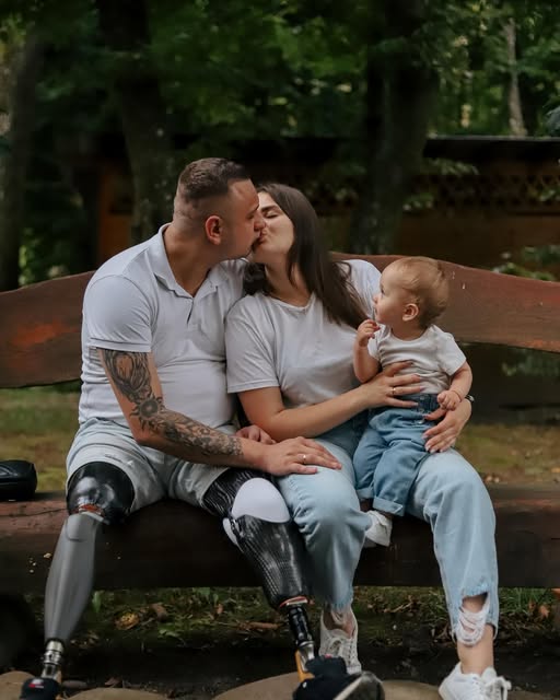 Сергій Копищик із сім'єю. Фото з особистого архіву